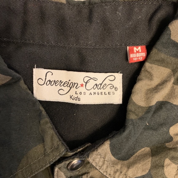 Boys Camouflage Snap Shirt w/ Patches - Picture 5 of 8